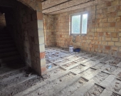 Duży dla 2 rodzin, do rozbudowy lub wykończenia. | Zdjęcie 9