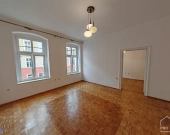 Lokal w zabytkowej kamienicy przy Parku Chopina | Zdjęcie 1