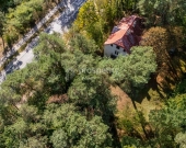 Duża działka ze starodrzewiem i domem w Józefowie | Zdjęcie 1