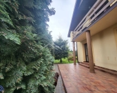 Dom na kształtnej działce z altaną i dużym ogrodem | Zdjęcie 3