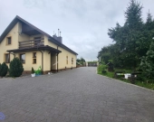 Dom na kształtnej działce z altaną i dużym ogrodem | Zdjęcie 3