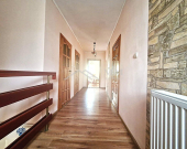 🏡 Na sprzedaż: połowa domu – całe piętro + garaż! | Zdjęcie 1