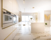 Penthouse 137 mkw z widokiem na Park i Katedrę | Zdjęcie 3