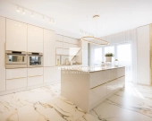 Penthouse 137 mkw z widokiem na Park i Katedrę | Zdjęcie 2