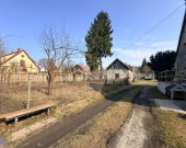 Nieruchomość z budynkami i garażami – potencjał | Zdjęcie 2