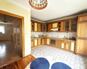 🏡 Na sprzedaż: połowa domu – całe piętro + garaż! | Zdjęcie 3