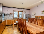 Józefów, dom wolnostojący otoczony sosnami. | Zdjęcie 7