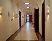 Budynek z dogodnym dojazdem, parkingiem. | Zdjęcie 1