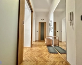 Słoneczne/3 przystanki-Rynek Główny/Garderoba | Zdjęcie 9