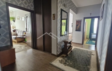 Zdjęcie główne ogłoszenia Dom  z potencjałem inwestycyjnym .