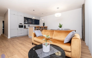 Zdjęcie główne ogłoszenia Mieszkanie  trzypokojowe na 1 piętrze z loggią