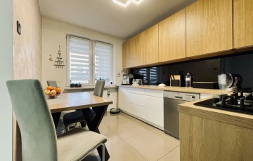 Zdjęcie główne ogłoszenia Centrum | Balkon | Miejsce postojowe | Komórka lok