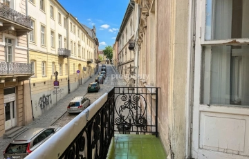 Zdjęcie główne ogłoszenia 3 pokoje w kamienicy, widok na Zamek Królewski