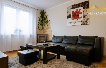 Zdjęcie główne ogłoszenia 1. Piętro  |  2 pokoje z loggią  |  Blok 2007 r.