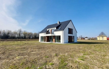 Zdjęcie główne ogłoszenia | Położenie na wzniesieniu | Media w sąsiedztwie |