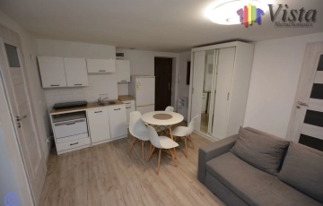 Zdjęcie główne ogłoszenia Kawalerka z sypialnią i garderobą