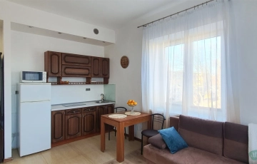 Zdjęcie główne ogłoszenia Dwu - pokojowe do wynajęcia w kamienicy.