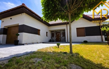 Zdjęcie główne ogłoszenia Luksusowy dom w pobliżu Żabna