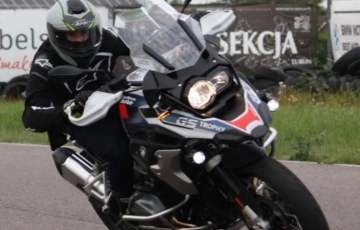 Zdjęcie główne ogłoszenia Garaż na motocykl, zimowanie, przechowanie motocykla, ocieplany w bloku