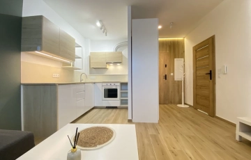 Zdjęcie główne ogłoszenia | Oddzielna sypialnia | Balkon 6m | Klimatyzacja |