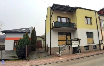 Zdjęcie główne ogłoszenia Dom, z lokalami komercyjnymi i in.