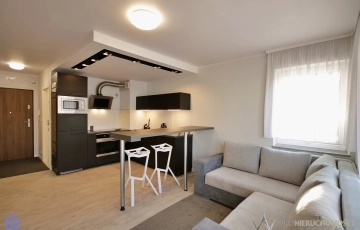 Zdjęcie główne ogłoszenia Wyposażona kawalerka z balkonem | Jagodno