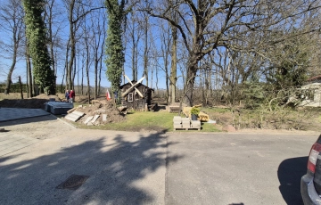 Zdjęcie główne ogłoszenia Parkowe, pozwolenie na budowę, media, drzewa