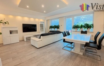 Zdjęcie główne ogłoszenia Dom, zadbany z ogrodem i tarasem