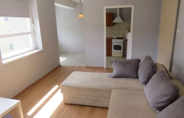 Zdjęcie główne ogłoszenia 2pok, 49met, Okolice Skrabowców BALKON/WINDA/2001 (Wrocław)