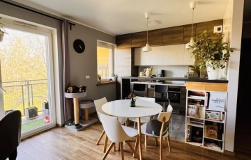 Zdjęcie główne ogłoszenia 2pok, 47met, Okolice Lubomierskiej BALKON/PIWNICA/2016 (Wrocław)