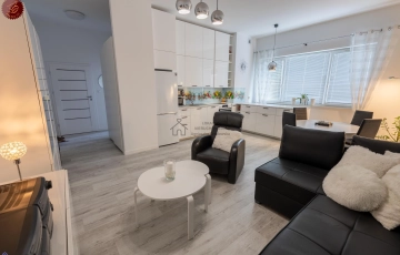 Zdjęcie główne ogłoszenia Urocze m3 gotowe do zamieszkania w centrumPabianic Rocha