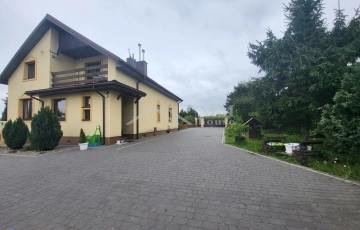 Zdjęcie główne ogłoszenia Dom na kształtnej działce z altaną i dużym ogrodem