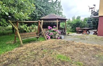 Zdjęcie główne ogłoszenia Siedlisko z domem i budynkami – 1,5 ha ziemi.