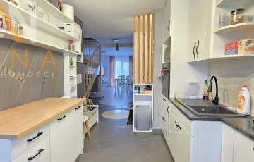 Zdjęcie główne ogłoszenia Dwupoziomowe mieszkanie dla dużej rodziny, Sady