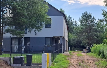 Zdjęcie główne ogłoszenia Dom bliźniak dla rodziny w cichej okolicy