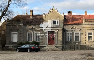 Zdjęcie główne ogłoszenia Połowa przedwojennego dworku do remontu, 250 mkw