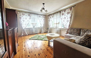 Zdjęcie główne ogłoszenia 🏡 Na sprzedaż: połowa domu – całe piętro + garaż!