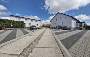 Zdjęcie główne ogłoszenia Dom  z potencjałem inwestycyjnym .