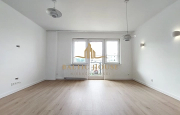 Zdjęcie główne ogłoszenia 3 Pokoje Po remoncie Balkon Piwnica Gdynia Dąbrowa