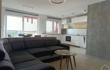 Zdjęcie główne ogłoszenia Dwupoziomowe mieszkanie w pobliżu radiostacji