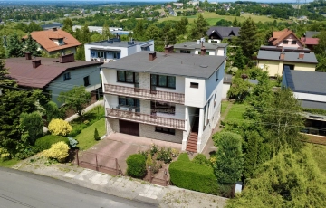 Zdjęcie główne ogłoszenia Dom z widokiem na góry – 3-kondygnacyjna nieruchomość ul. Solskiego