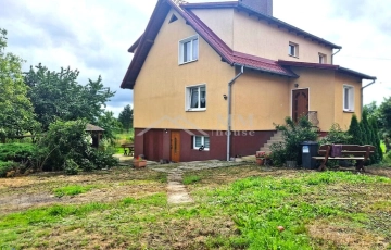 Zdjęcie główne ogłoszenia Siedlisko z domem i budynkami – 1,5 ha ziemi.