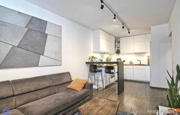 Zdjęcie główne ogłoszenia Ustawne trzy pokoje/balkon/garaż/komórka