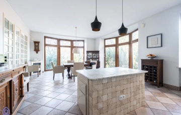 Zdjęcie główne ogłoszenia Niezwykła Rezydencja Izabelin-Hornówek przy KPN