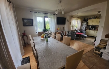 Zdjęcie główne ogłoszenia Dom na kształtnej działce z altaną i dużym ogrodem