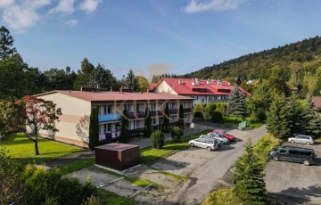 Zdjęcie główne ogłoszenia Własność hotelarska z panoramą jeziora Klimkówka