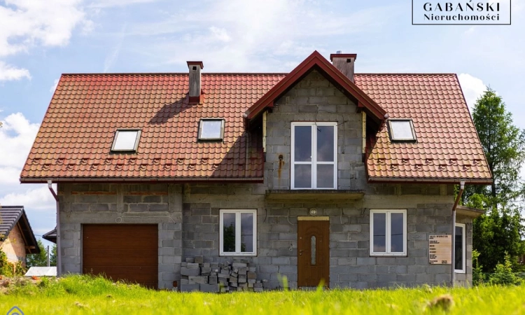 Dom w stanie surowym zamkniętym w centrum Tuchowa | Zdjęcie główne