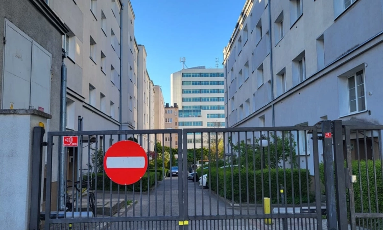 Syndyk sprzeda lokal mieszkalny | Zdjęcie główne