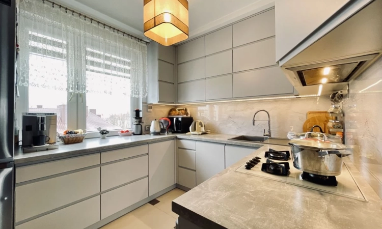 Dwustronne | Środkowe | Balkon | Piwnica | Monitor | Zdjęcie główne