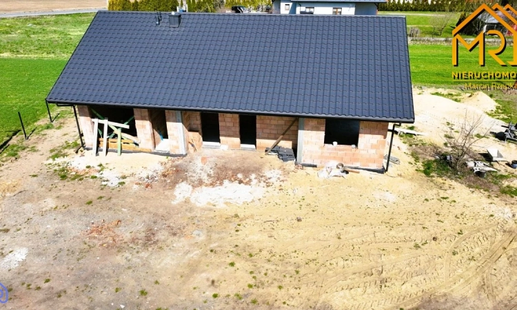 Parterowy dom w stanie surowym otwartym - 10 km od | Zdjęcie główne